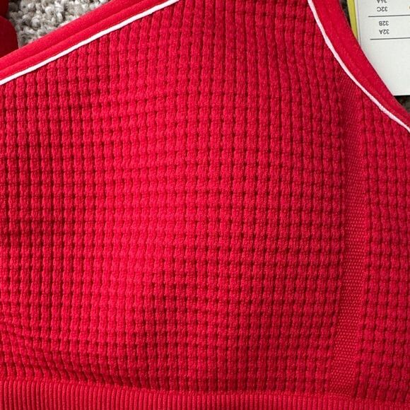 Red Women's Sports Bra All in Motion Light Support - Picture 2 of 4